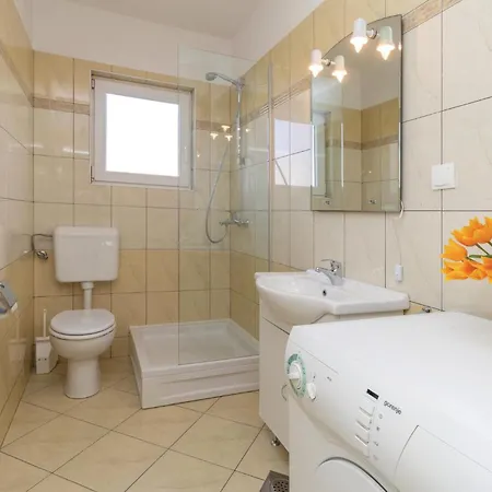 Apartment Lovely Apartment In Zadar With Wifi