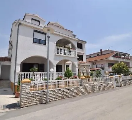 Lovely Apartment In Zadar With Wifi