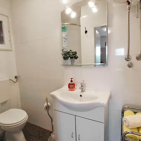 Lovely Apartment In Zadar With Wifi Zadar
