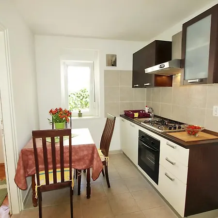 Lovely Apartment In Zadar With Wifi Zadar